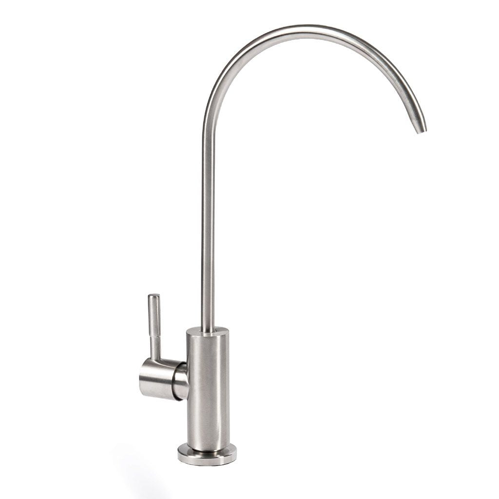 Wasserhahn Genua Inox – gebürstete Edelstahlarmatur mit hohem Bogenauslauf in Seitenansicht